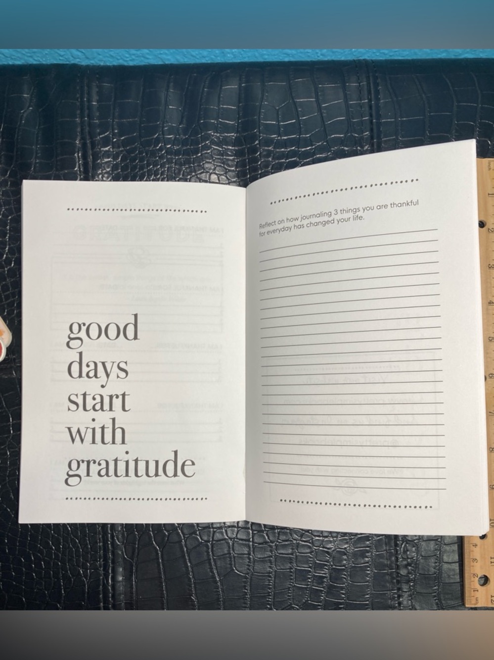 Good Days Start With Gratitude Journal by prettysimplebooks Navy Floral - Picture 6 of 6